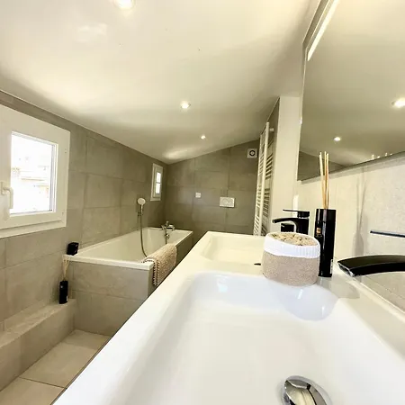 Gorgeous Brand New 2 Bedrooms Apartman