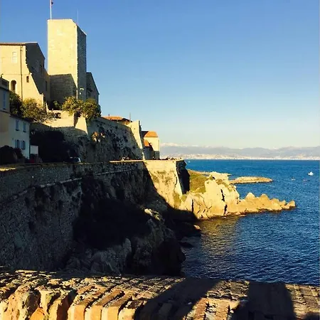 Gorgeous Brand New 2 Bedrooms *