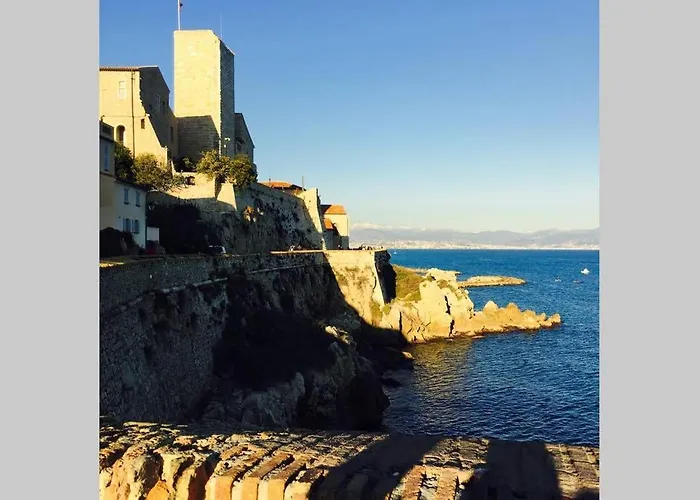 Gorgeous Brand New 2 Bedrooms *